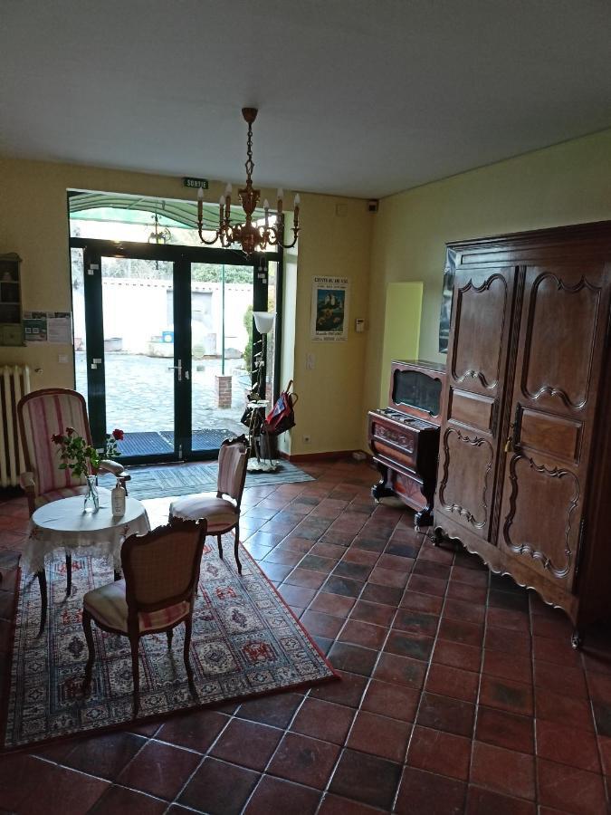 Au Fond De La Cour Bed and Breakfast Veyre-Monton Exteriör bild