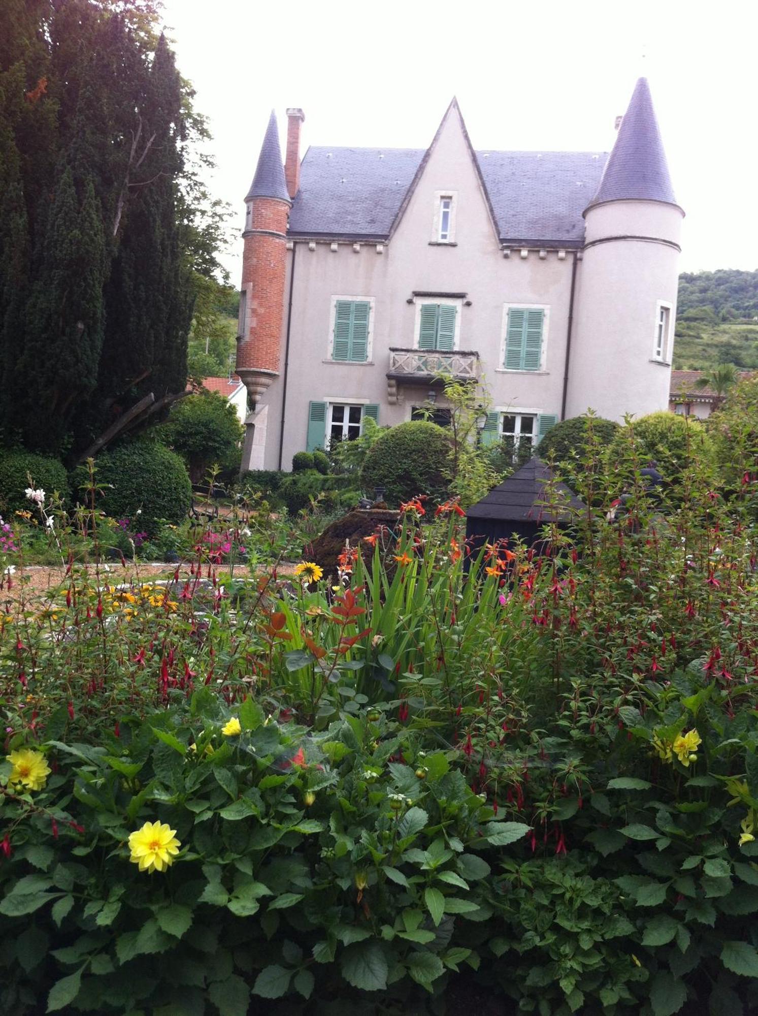 Au Fond De La Cour Bed and Breakfast Veyre-Monton Exteriör bild