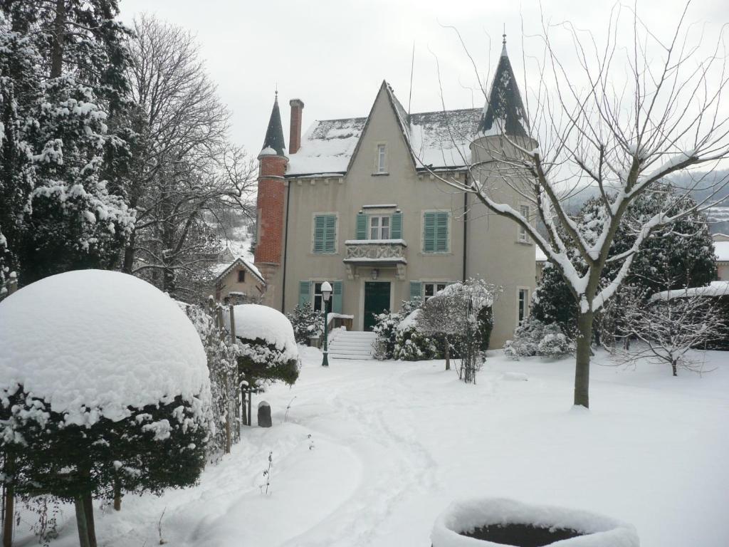 Au Fond De La Cour Bed and Breakfast Veyre-Monton Exteriör bild