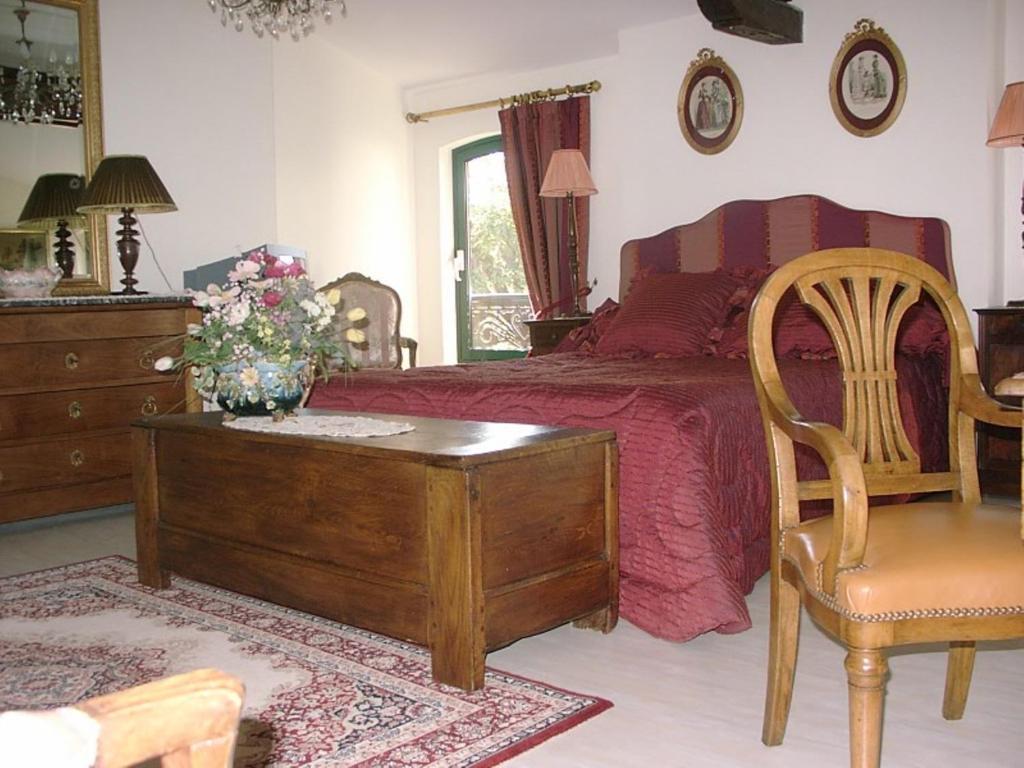 Au Fond De La Cour Bed and Breakfast Veyre-Monton Rum bild